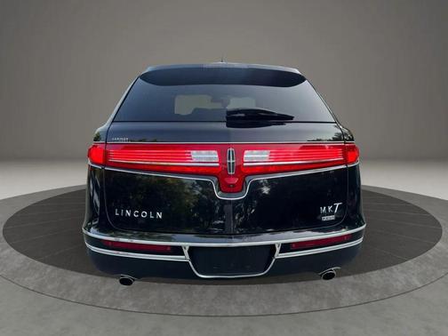 2017 Lincoln MKT Livery