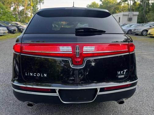 2017 Lincoln MKT Livery