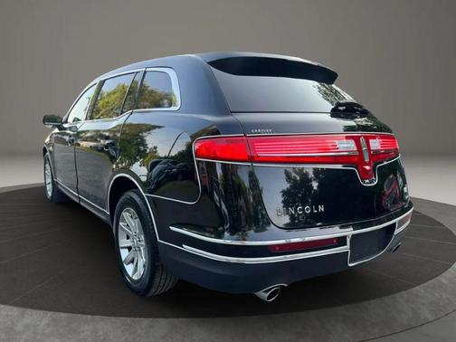 2017 Lincoln MKT Livery