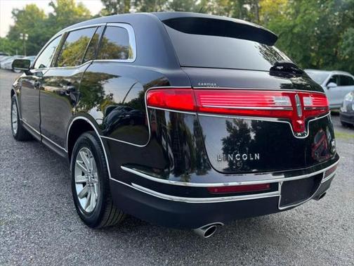 2017 Lincoln MKT Livery