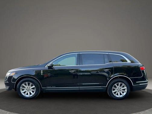 2017 Lincoln MKT Livery