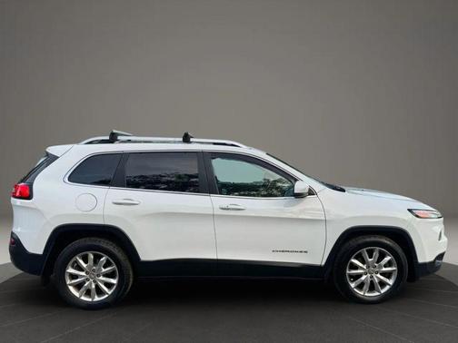 2015 Jeep Cherokee Sport