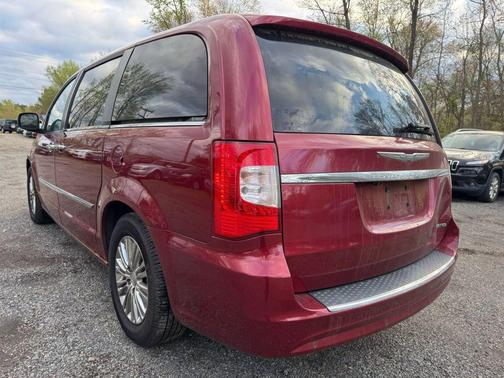 2011 Chrysler Town & Country Limited