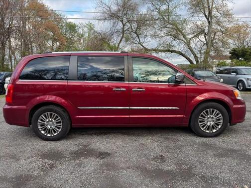 2011 Chrysler Town & Country Limited