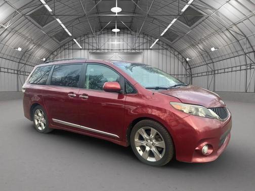 2013 Toyota Sienna SE