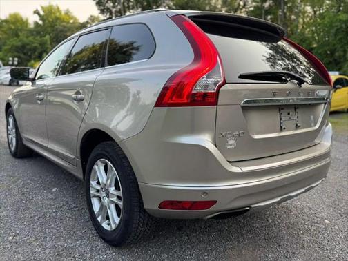 2016 Volvo XC60 T5 Drive-E Platinum