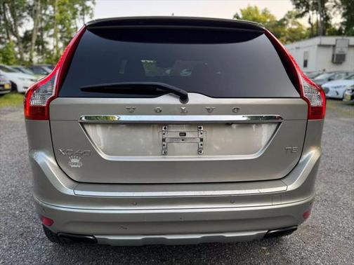 2016 Volvo XC60 T5 Drive-E Platinum