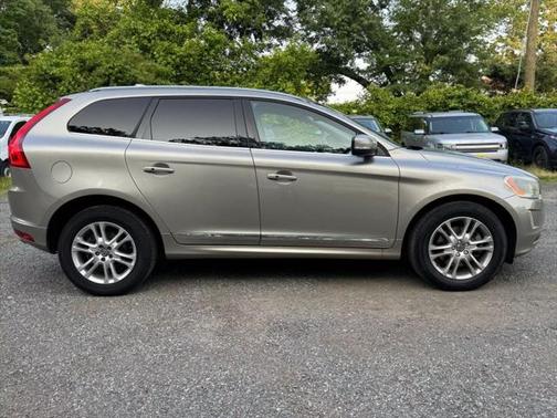 2016 Volvo XC60 T5 Drive-E Platinum