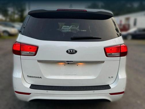 2017 Kia Sedona LX