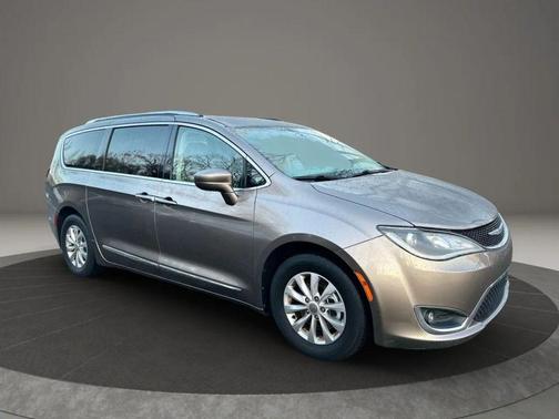 2018 Chrysler Pacifica Touring-L