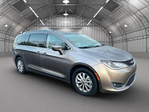 2018 Chrysler Pacifica Touring-L