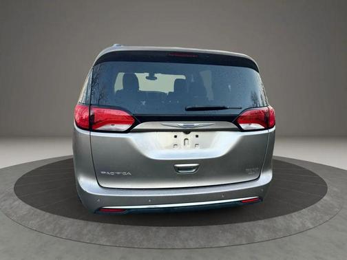 2018 Chrysler Pacifica Touring-L