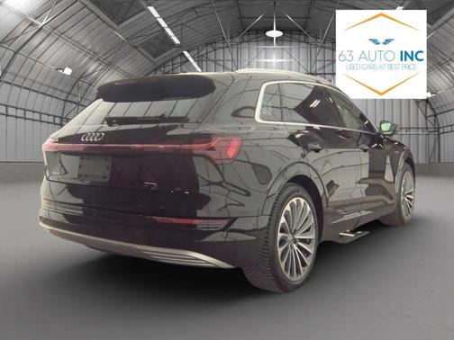 2019 Audi e-tron Premium Plus