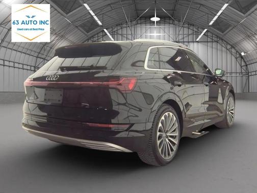 2019 Audi e-tron Premium Plus