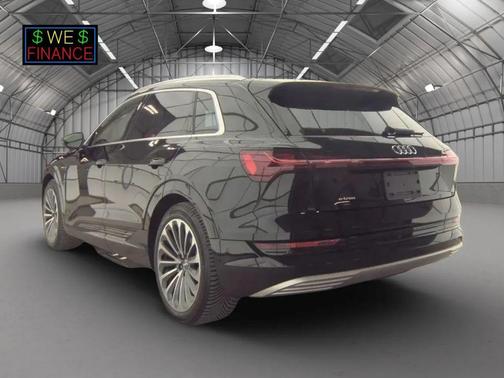2019 Audi e-tron Premium Plus