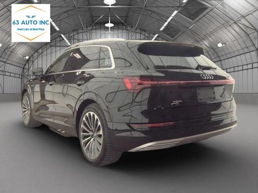 2019 Audi e-tron Premium Plus