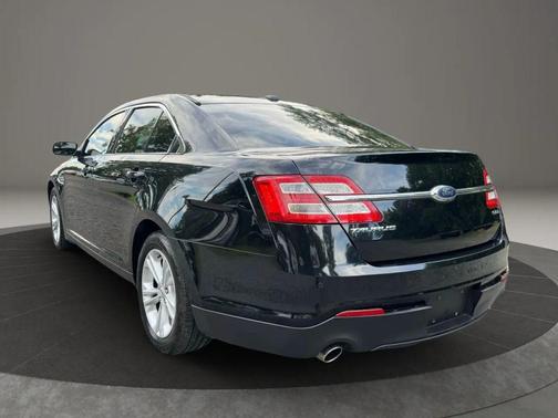 2016 Ford Taurus SEL