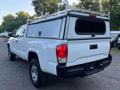 2017 Toyota Tacoma SR