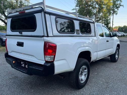 2017 Toyota Tacoma SR