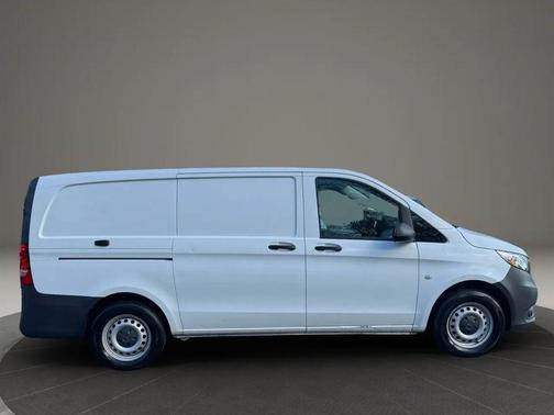 2021 Mercedes-Benz Metris Base