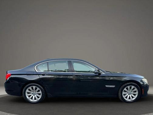 2011 BMW 750 i xDrive