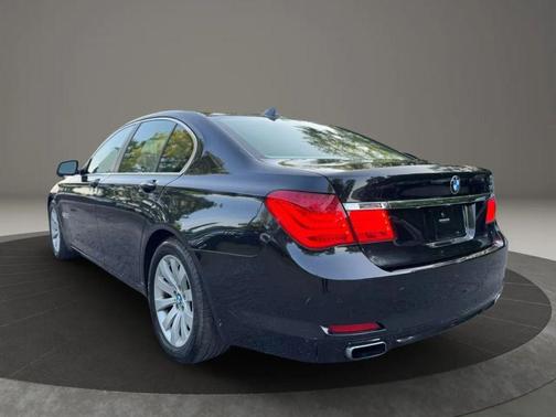 2011 BMW 750 i xDrive