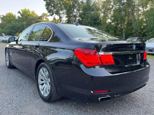 2011 BMW 750 i xDrive