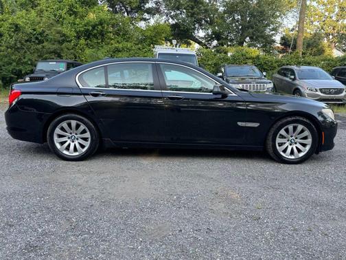 2011 BMW 750 i xDrive
