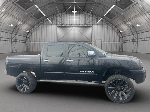 2005 Nissan Titan LE Crew Cab