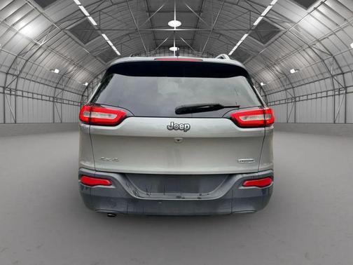 2017 Jeep Cherokee Sport