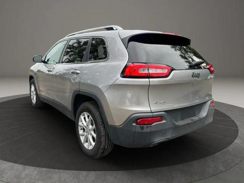 2017 Jeep Cherokee Sport