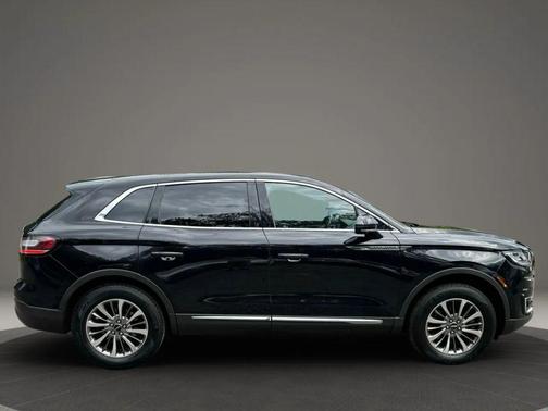 2020 Lincoln Nautilus Standard