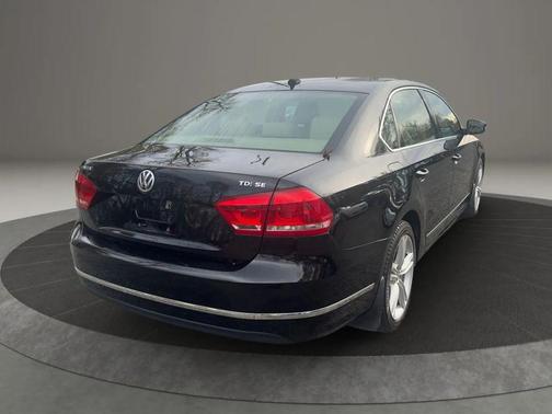 2013 Volkswagen Passat 2.0 TDI SE w/ Sunroof