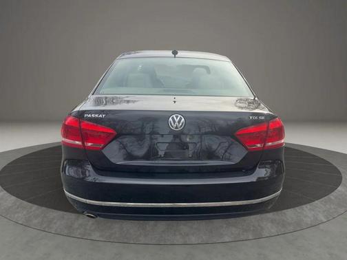 2013 Volkswagen Passat 2.0 TDI SE w/ Sunroof