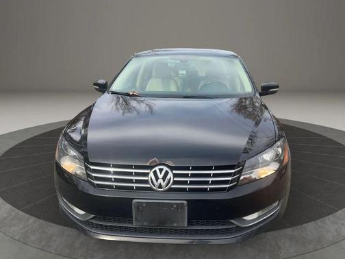 2013 Volkswagen Passat 2.0 TDI SE w/ Sunroof