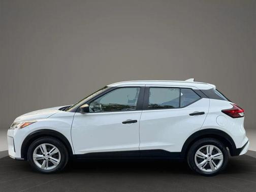 2022 Nissan Kicks S