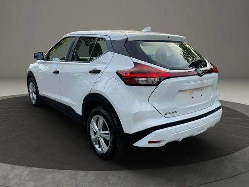 2022 Nissan Kicks S