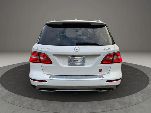 2015 Mercedes-Benz M-Class 4MATIC