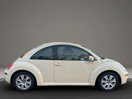 2008 Volkswagen New Beetle S
