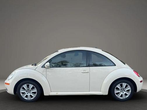 2008 Volkswagen New Beetle S