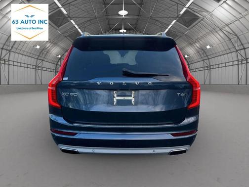 2018 Volvo XC90 T6 Momentum