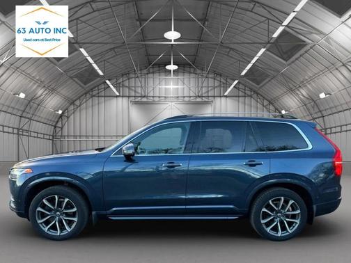 2018 Volvo XC90 T6 Momentum