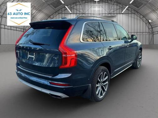 2018 Volvo XC90 T6 Momentum