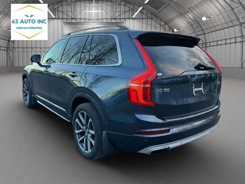 2018 Volvo XC90 T6 Momentum