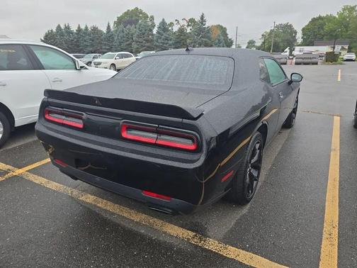 2015 Dodge Challenger SXT Plus
