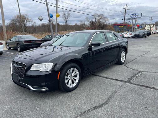 2015 Chrysler 300 Limited