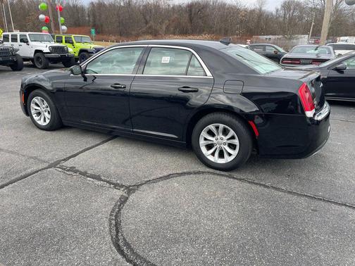 2015 Chrysler 300 Limited