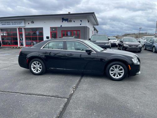2015 Chrysler 300 Limited