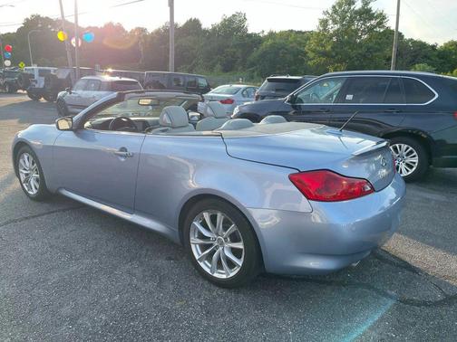 2011 INFINITI G37 Base