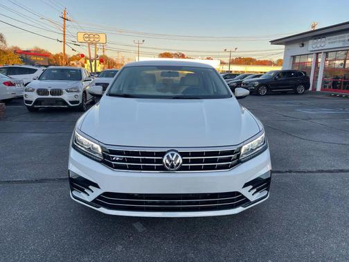 2017 Volkswagen Passat 1.8T R-Line w/Comfort